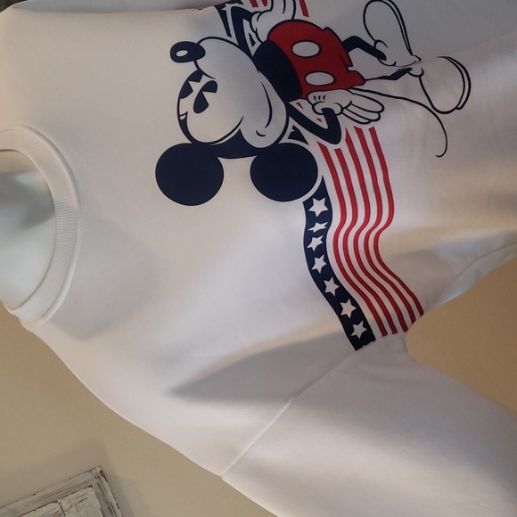 Disney Mackey Mouse Sweatshirt - Picture 3 of 10